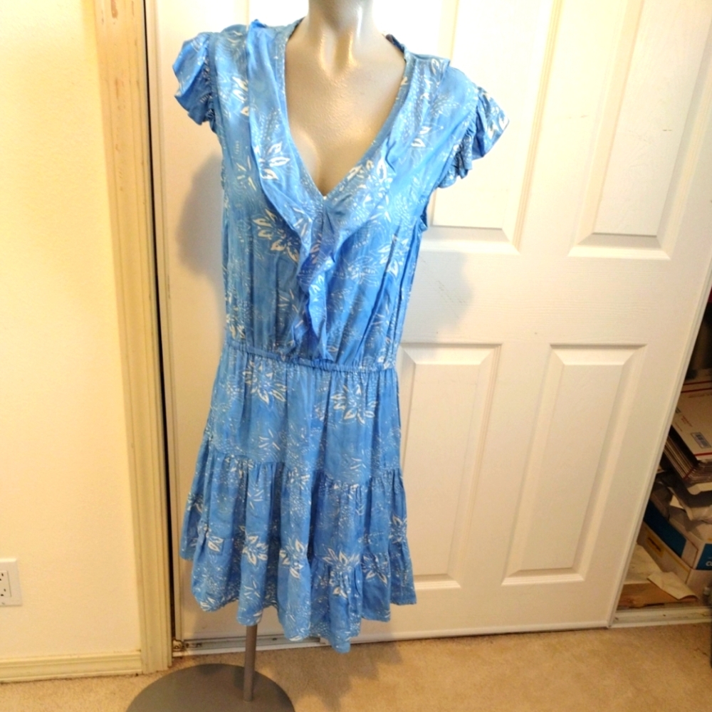 Go Fish Size Medium Floral Spring Dress